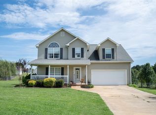 320 Candor Ct, Boiling Springs, SC 29316
