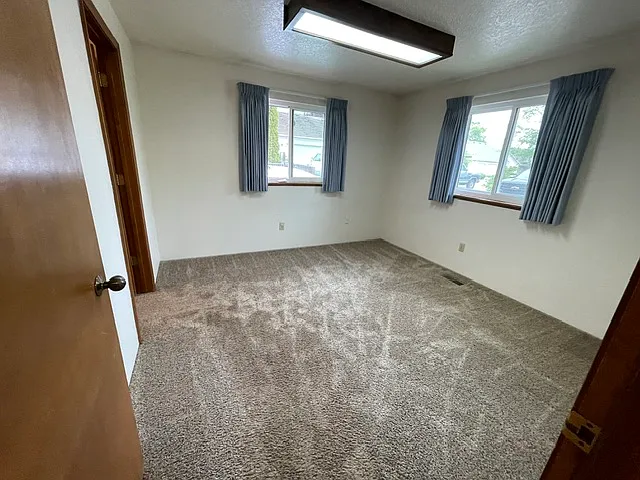 14901 Eagle Dr — Photo 15