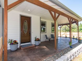 5227 Fish Hatchery Rd, Grants Pass, OR 97527