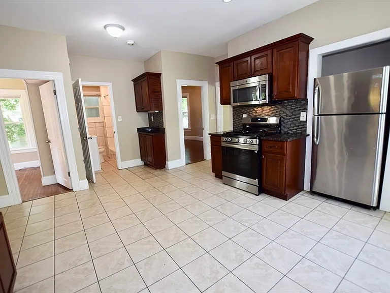 198 Reed St #1 — Photo 16