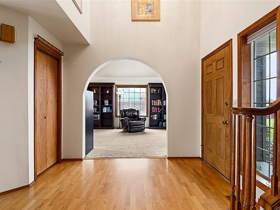 2nd image of 4545 Maple Ln