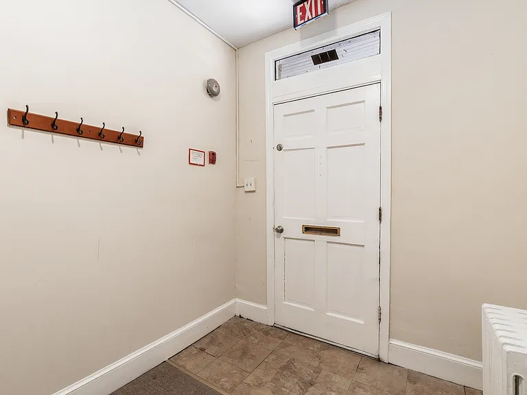 722 E St NE #2 — Photo 16