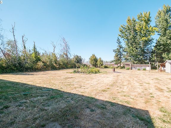 4th image of 2225 Molalla Rd NE