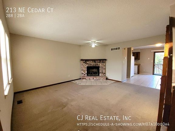2nd image of 213 NE Cedar Ct