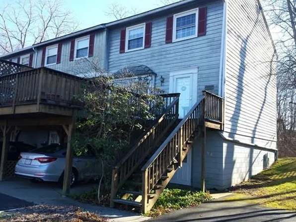 706 Fairway Ave, Turners Falls, MA 01376