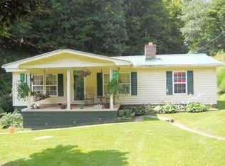 331 Leonard Farmer Rd, Matoaka, WV 24736