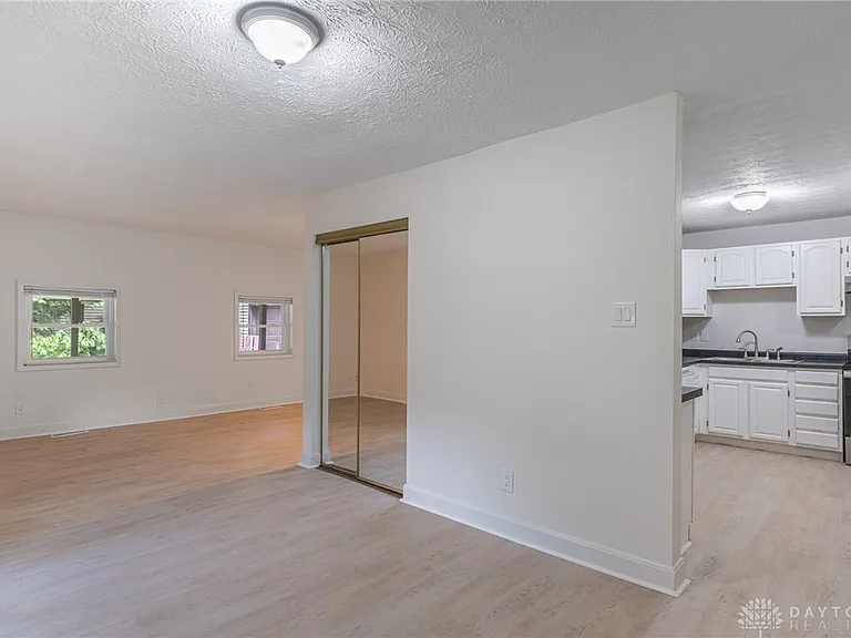 4400-4402 Pinebrook Ct #4402 — Photo 5