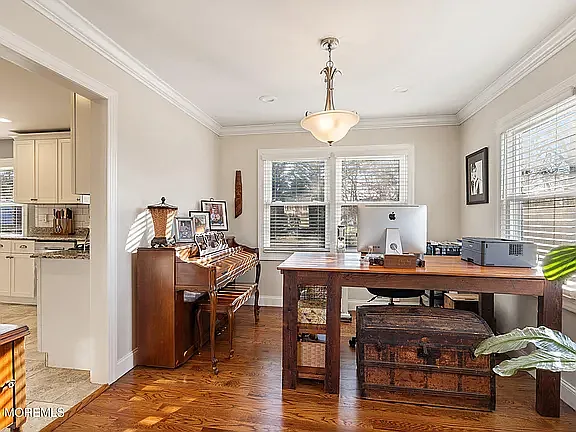 323 Suburban Dr — Photo 15