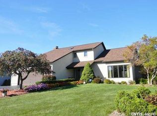 6012 Lisi Gardens Dr, North Syracuse, NY 13212