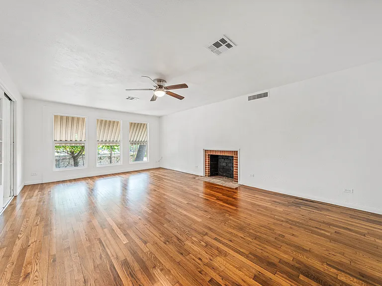 32300 Proctor Ave — Photo 15