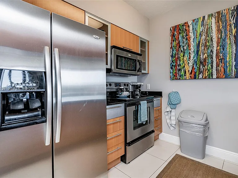 1750 N Bayshore Dr #3410 — Photo 28