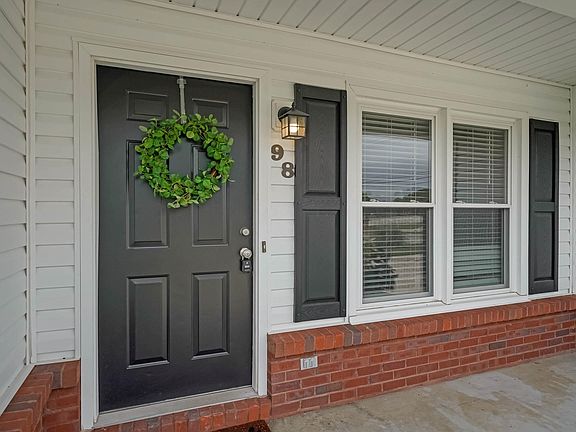 4th image of 98 Branchwater Ln
