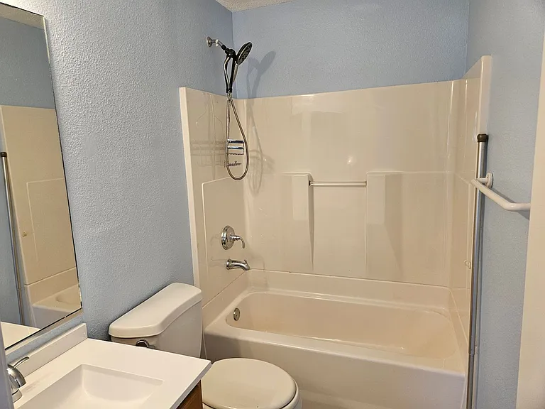 370 Base Ave E #210 — Photo 8
