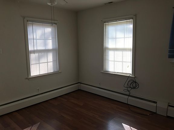 5th image of 10083 Rogers Dr