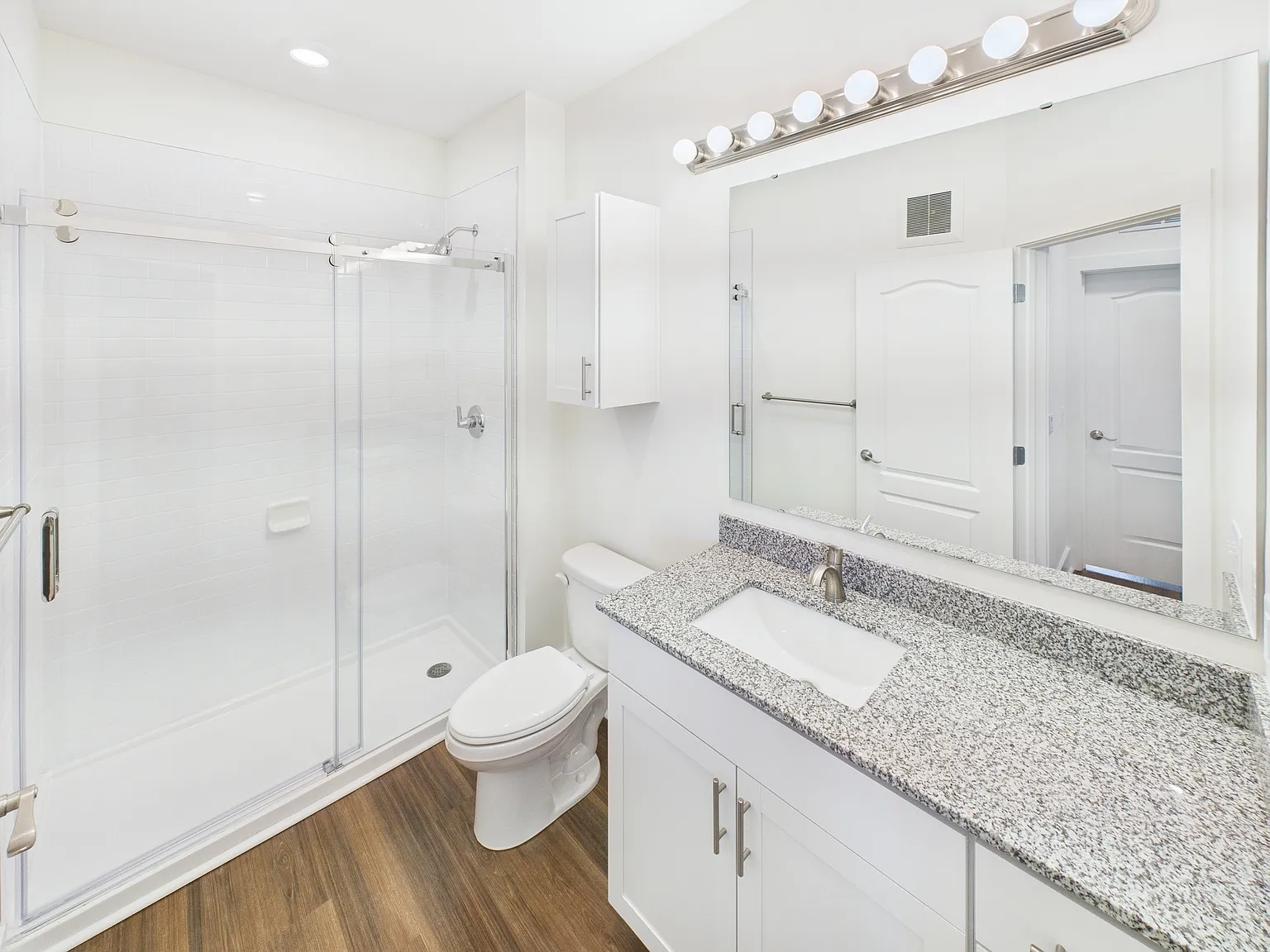 1 bed, 664 sqft, $1,749 — Photo 3