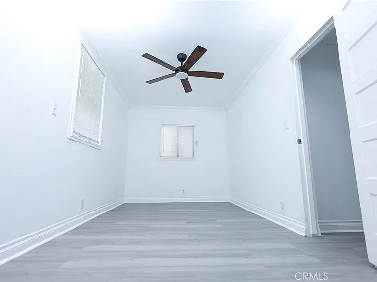 1033 W 62nd St — Photo 5