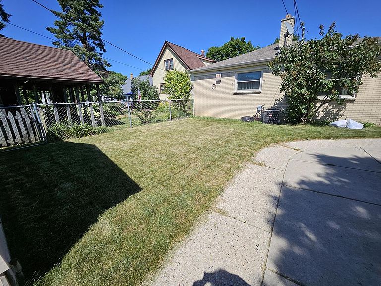 Listing photo 5