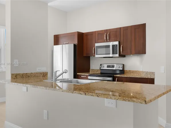 20000 E Country Club Dr APT 402, Aventura, FL 33180