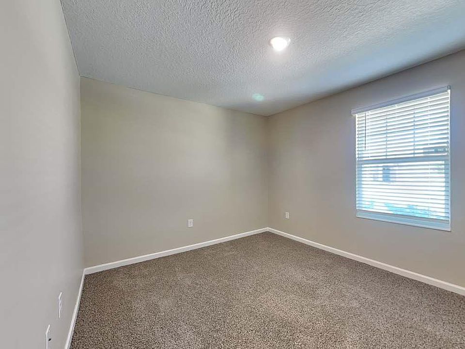1st image of 1054 Caitlin Loop #1