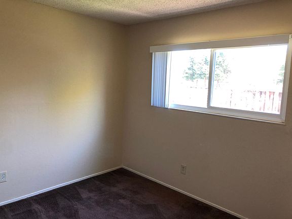 3rd image of 496 Safari Dr
