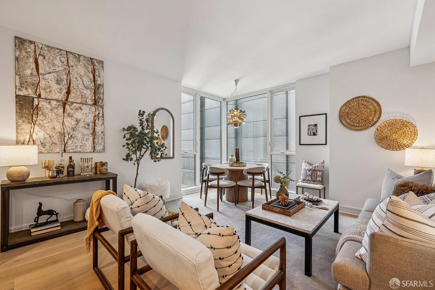 631 Folsom St APT 15E - Photo 1