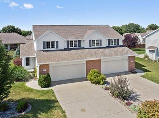 2221 Hopf Ln, De Pere, WI 54115