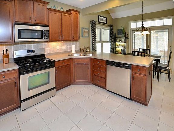 3rd image of 4727 Shirley Ln