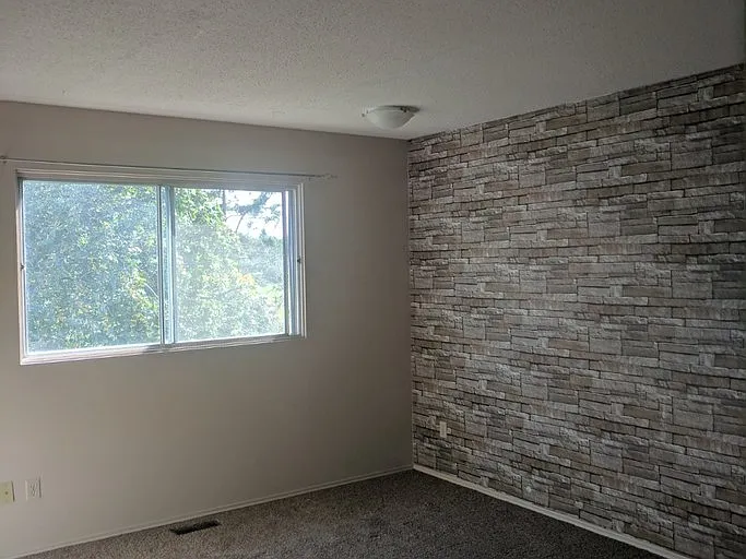 23 Longview Cres #1A — Photo 4