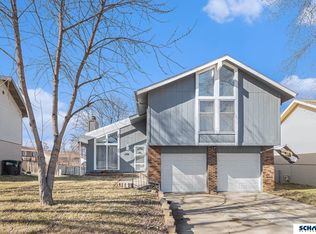 5928 S 136th St, Omaha, NE 68137