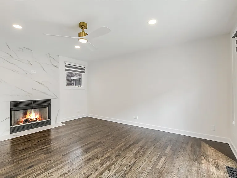 1308 S Plymouth Ct — Photo 13