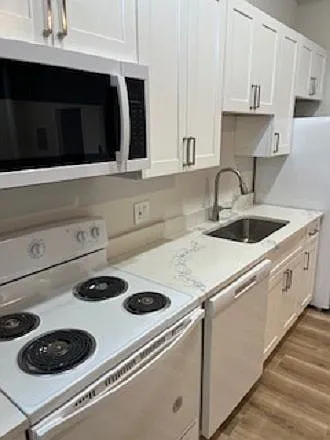 3102 E 7th Ave #C — Photo 3