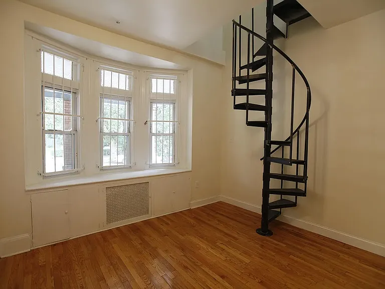 922 S 49th St #1 — Photo 2