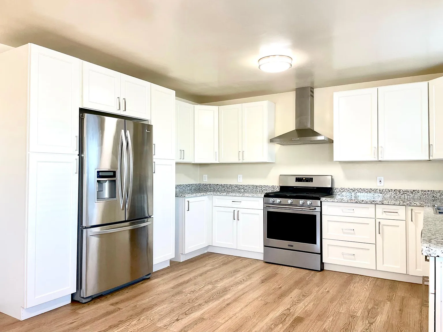 3 bed, 1500 sqft, $4,150 — Photo 2