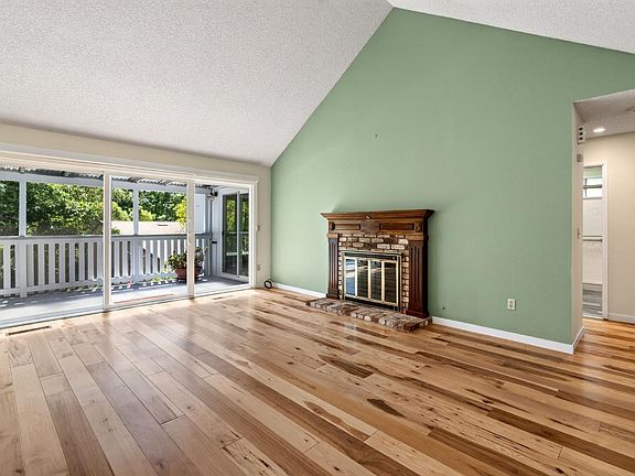 3rd image of 6447 Mesa Oaks Court