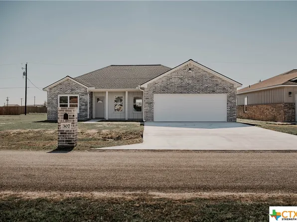 307 Turkey Ln, Victoria, TX 77905