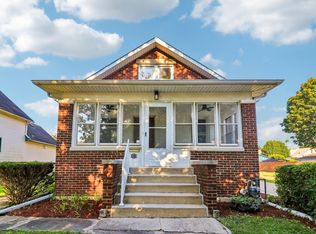 1013 Vine St, Joliet, IL 60435