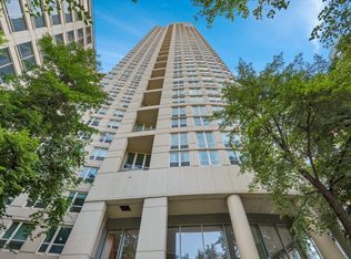 345 N La Salle Dr APT 3604, Chicago, IL 60654