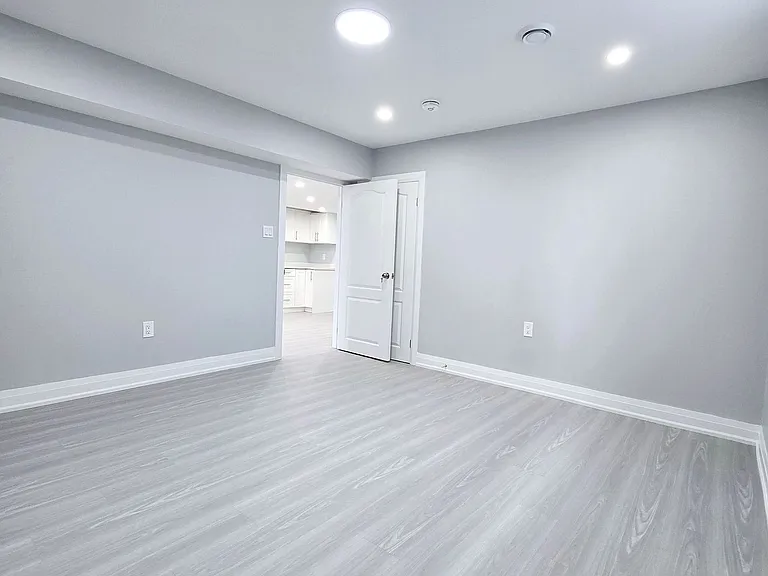 201 Roy McDonald Dr #LOWER — Photo 11