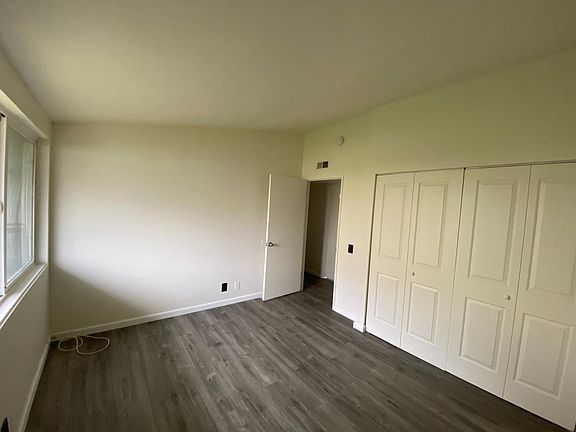 2nd image of 2470 Bantry Ln
