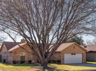 8021 Camelot Rd, Fort Worth, TX 76134