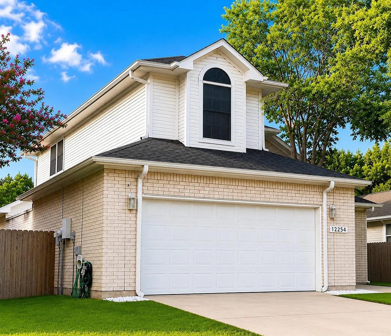 3 bed, 2.5 bath, 1828 sqft, $2,450 — Photo 3