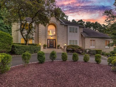 5 Doughil Ct, Holmdel, NJ, 07733