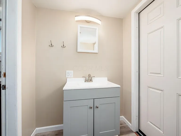211 E Jenkins Ave — Photo 17