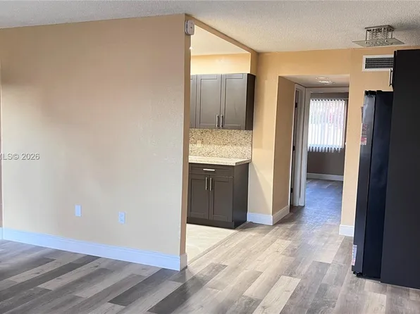 301 NW 177th St, Miami Gardens, FL