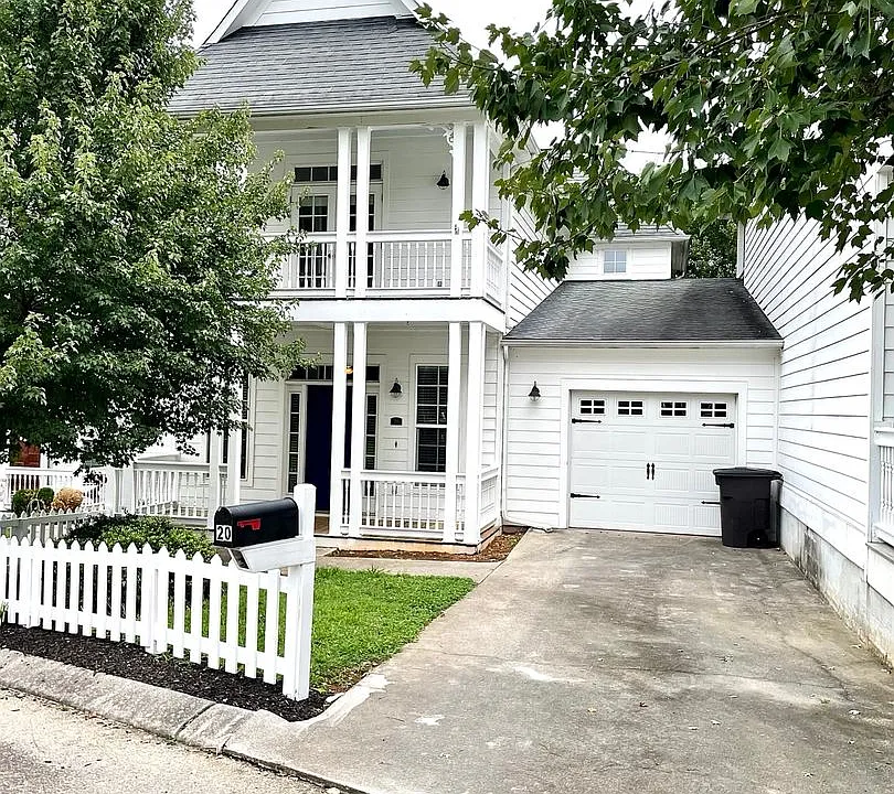 1101 Main St #20
