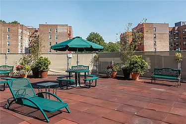 Sold by Avenue Sotheby's International Realty