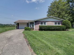 29 Pine Circle Dr, Tuscola, IL 61953