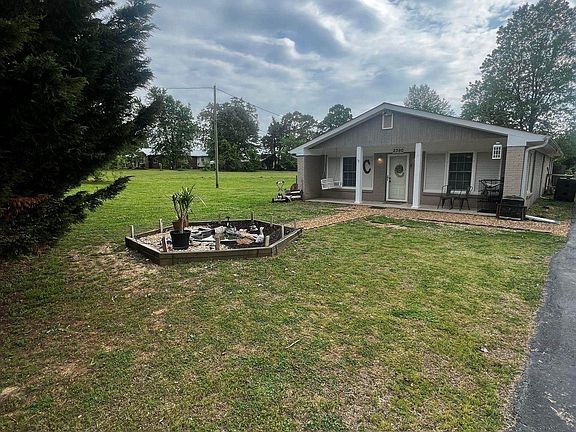 2nd image of 2390 County Road 200