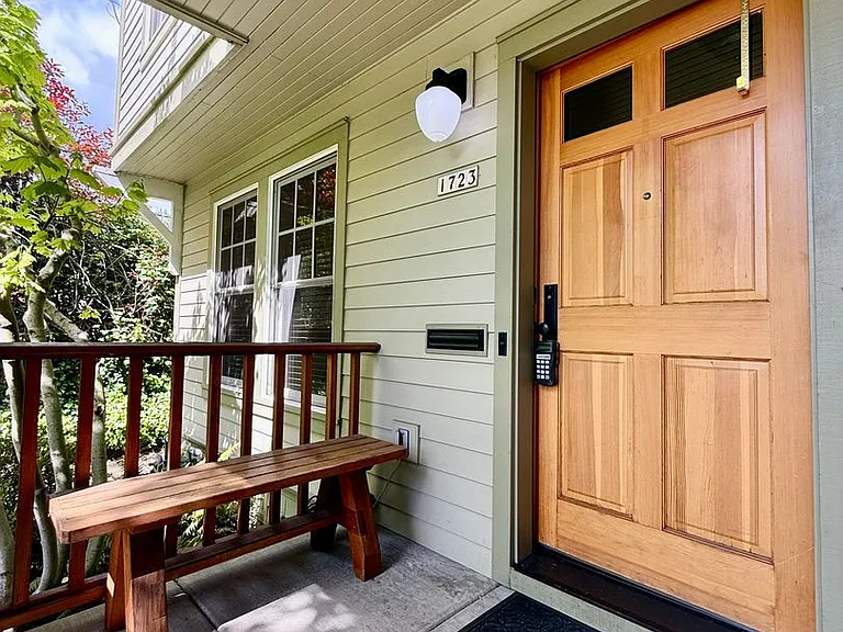 1723-1727 SE Nehalem St — Photo 2
