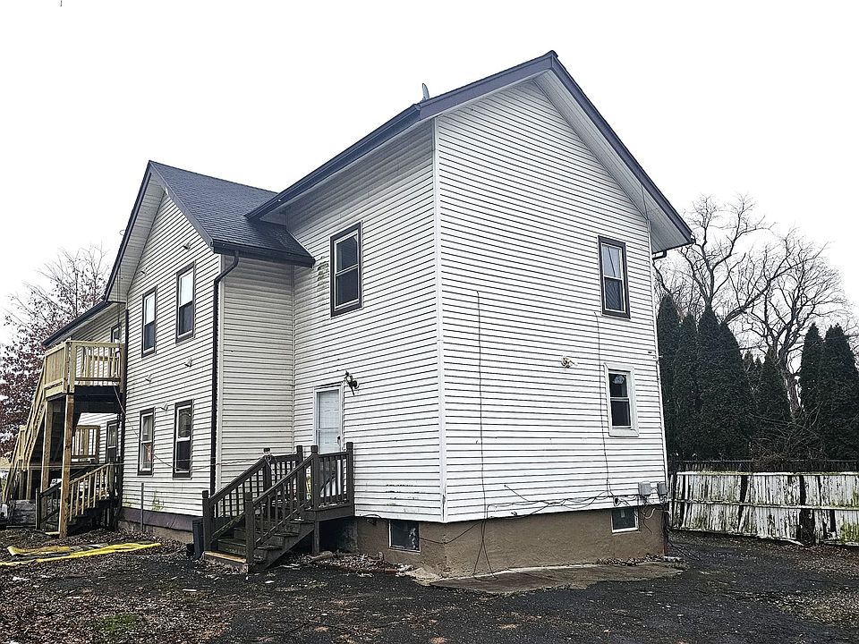 2nd image of 268 Carew St